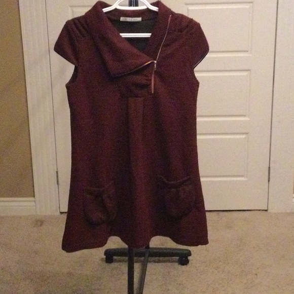 Coco & Tashi Capsleeve Top - Picture 1 of 7